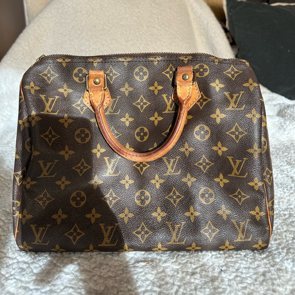 Louis Vuitton Speedy 30